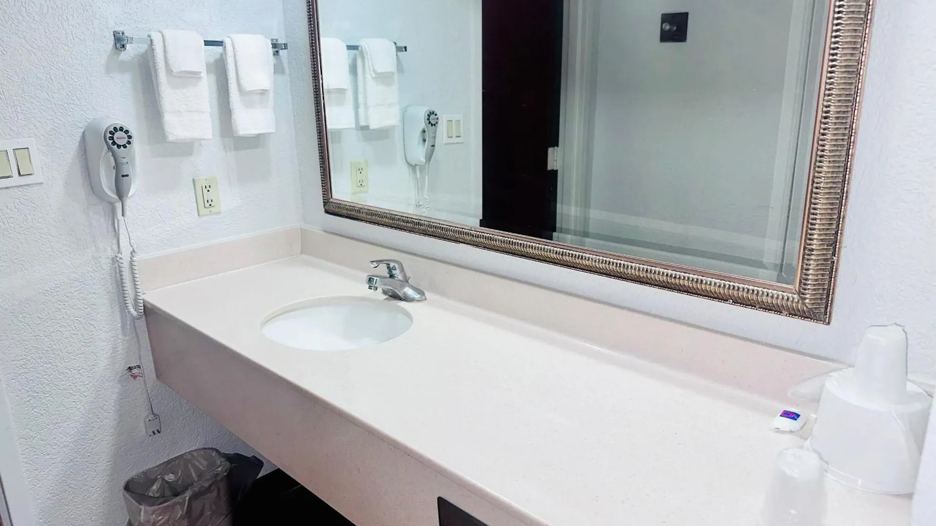 Hotel Studio 6 Savannah, Ga- Gateway & I-95